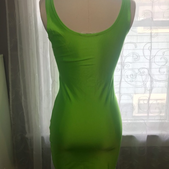 Dress - Picture 2 of 4